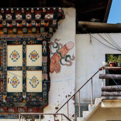 Penis Wandbild in Bhutan