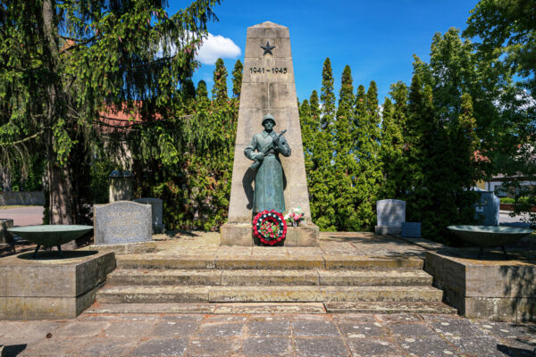 Soviet memorial Manschnow
