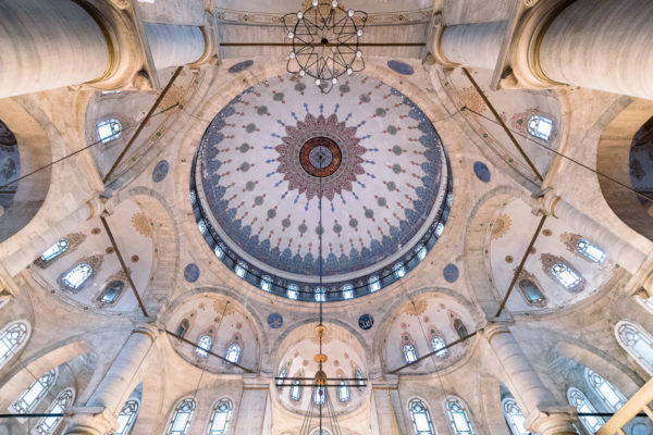 Kuppel der Eyüp Sultan Moschee (Eyüp Sultan Camii) in Istanbul